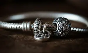 Jak skrócić bransoletkę Pandora i uniknąć uszkodzeń biżuterii