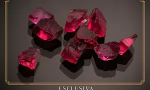 Surowe rubiny o intensywnym, różowo-czerwonym zabarwieniu. Zastanawiasz się, ile kosztuje rubin? Te kamienie zachwycają blaskiem.